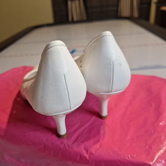 Rangoni White Pumps Heels Shoes Classic Design. Size 7.5 B - Picture 4 of 9